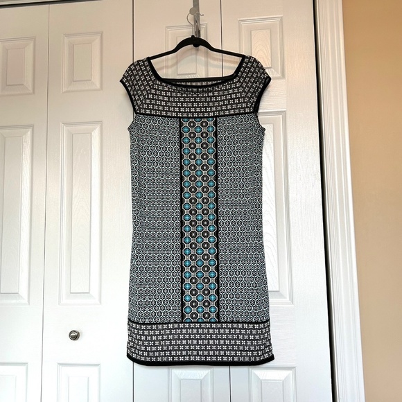 Max Studio Sheath Dress Tile Print Stretch Jersey Square Neck Cap Sleeve Size M - Picture 4 of 14